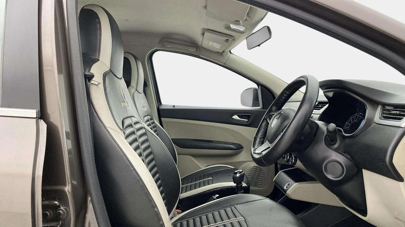 2022 Renault TRIBER RXZ, Petrol, Manual, 19,341 km, Right Side Front Door Cabin