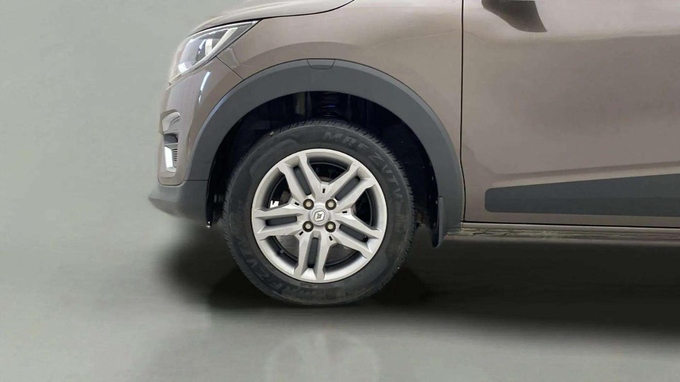 2022 Renault TRIBER RXZ, Petrol, Manual, 19,341 km, Left Front Wheel
