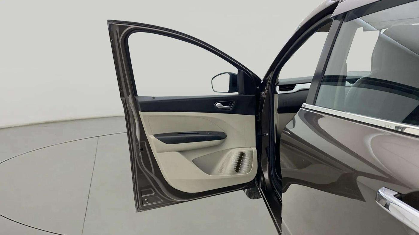 2022 Renault TRIBER RXZ, Petrol, Manual, 19,341 km, LHS Front Door