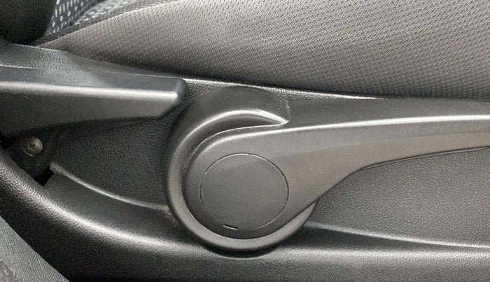 2018 Tata NEXON XZ PLUS PETROL, Petrol, Manual, 20,839 km, Driver Side Adjustment Panel
