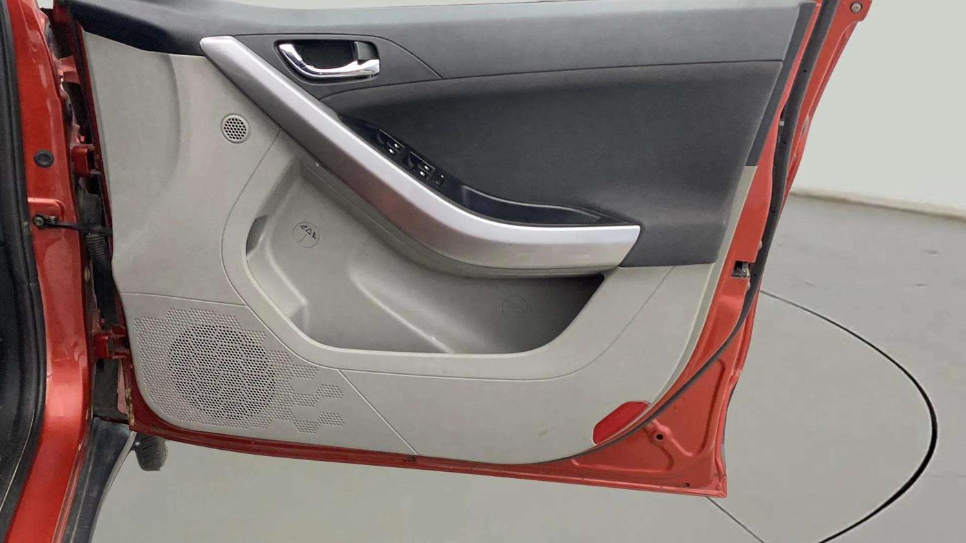 2018 Tata NEXON XZ PLUS PETROL, Petrol, Manual, 20,839 km, Driver Side Door Panels Control