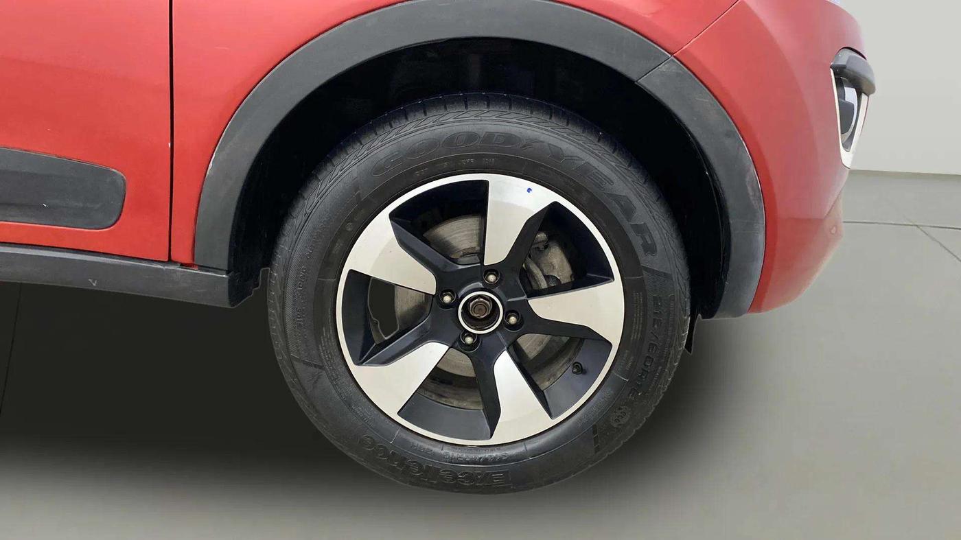 2018 Tata NEXON XZ PLUS PETROL, Petrol, Manual, 20,839 km, Right Front Wheel