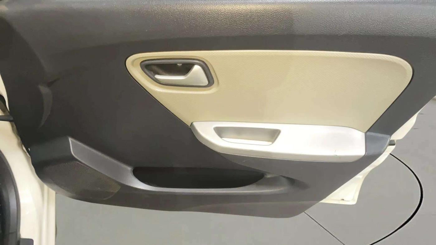 2018 Maruti Alto K10 VXI, Petrol, Manual, 49,714 km, Driver Side Door Panels Control