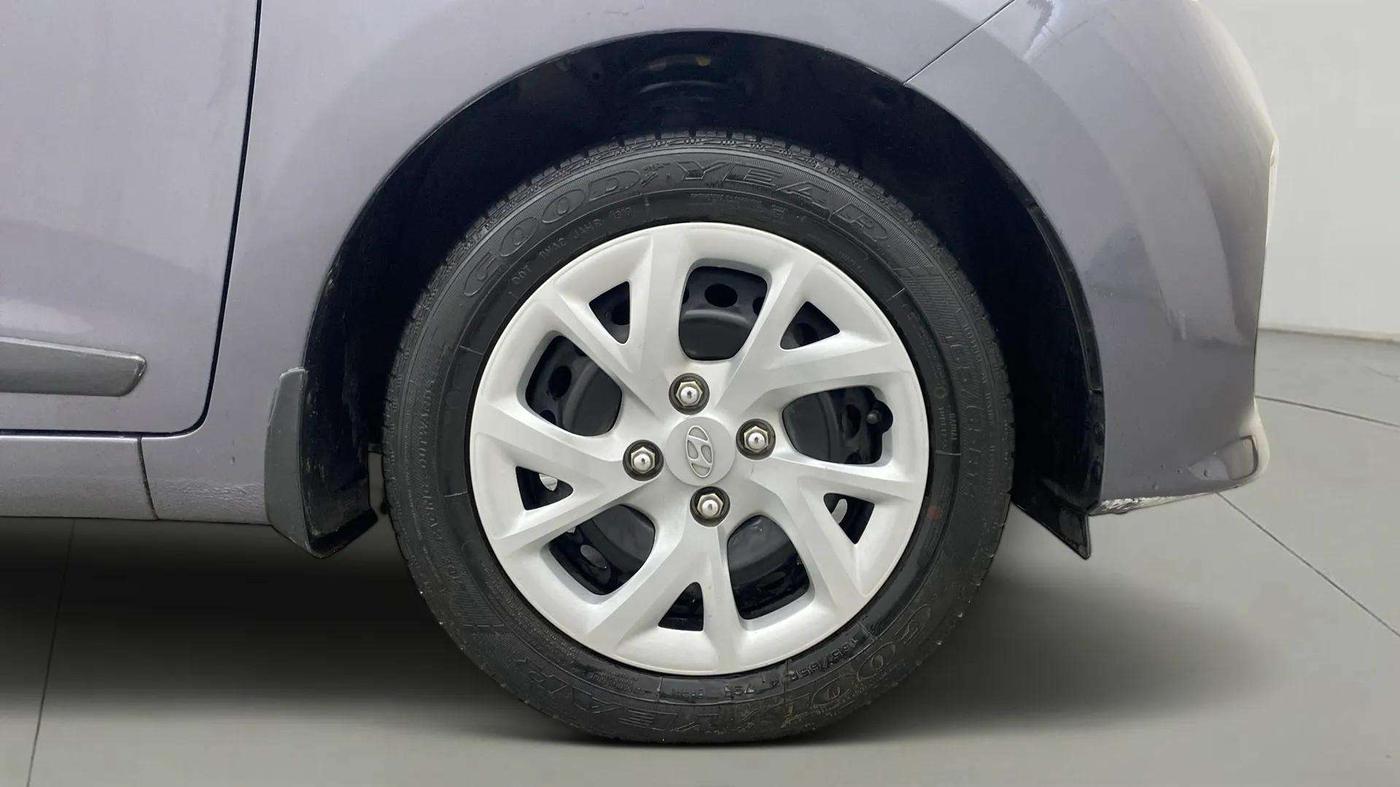 2019 Hyundai Grand i10 SPORTZ 1.2 KAPPA VTVT, Petrol, Manual, 35,247 km, Right Front Wheel
