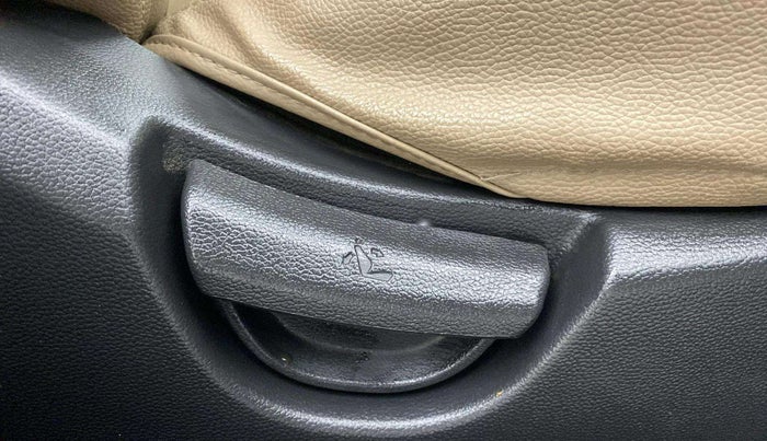 2019 Hyundai Grand i10 SPORTZ 1.2 KAPPA VTVT, Petrol, Manual, 35,247 km, Driver Side Adjustment Panel