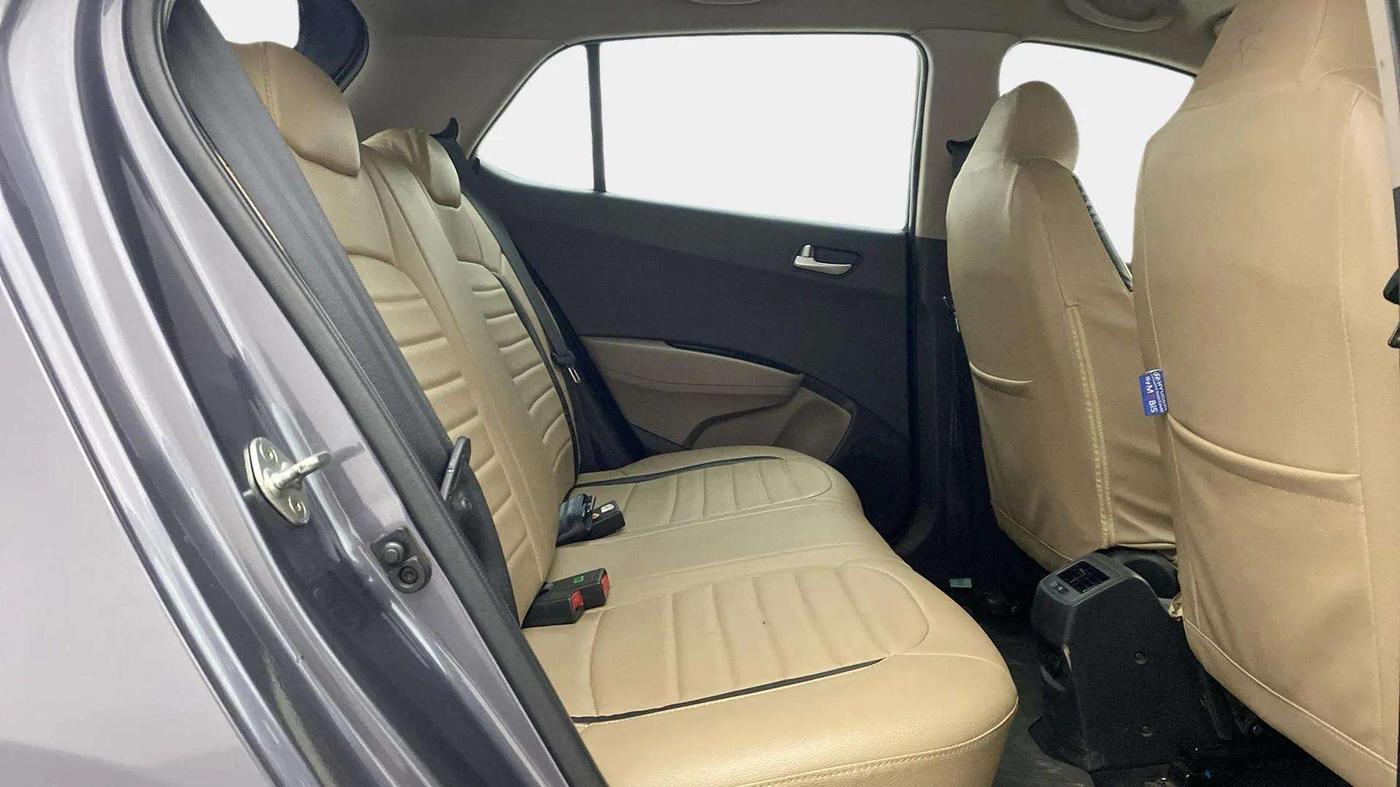 2019 Hyundai Grand i10 SPORTZ 1.2 KAPPA VTVT, Petrol, Manual, 35,247 km, Right Side Rear Door Cabin
