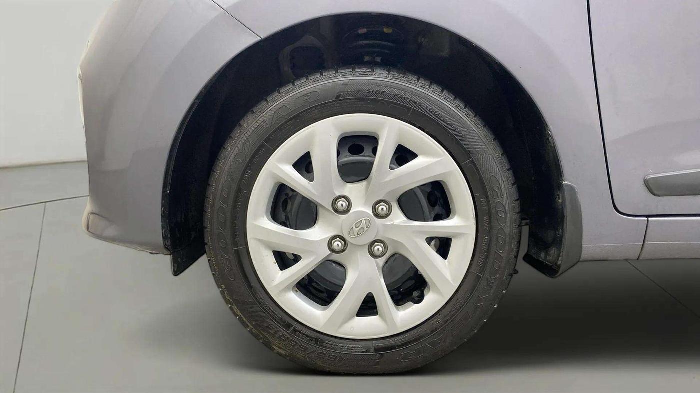 2019 Hyundai Grand i10 SPORTZ 1.2 KAPPA VTVT, Petrol, Manual, 35,247 km, Left Front Wheel