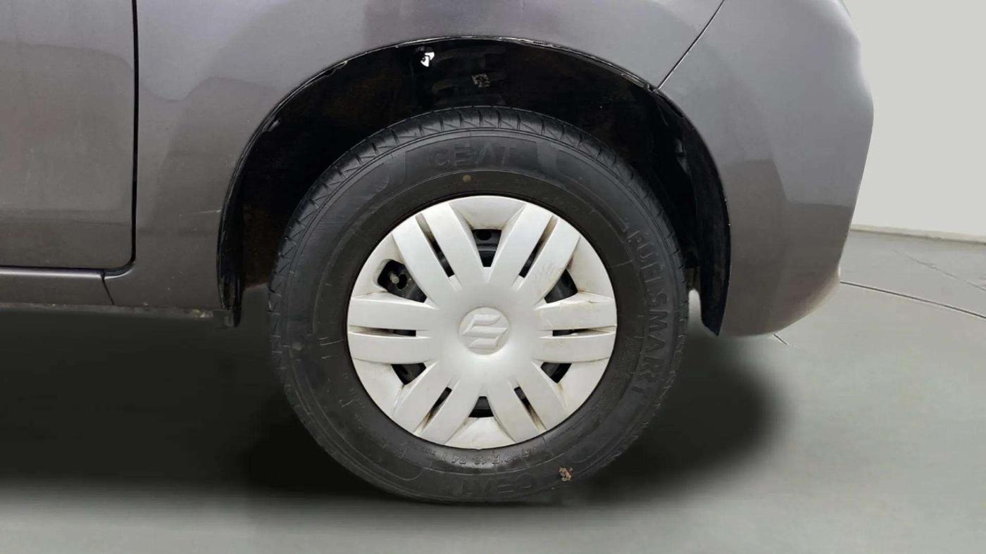 2021 Maruti Alto LXI, Petrol, Manual, 37,686 km, Right Front Wheel