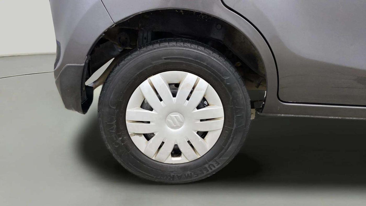2021 Maruti Alto LXI, Petrol, Manual, 37,686 km, Right Rear Wheel