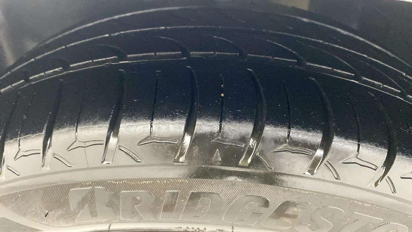 2020 Tata ALTROZ XZ PETROL, Petrol, Manual, 95,893 km, Left Front Tyre Tread