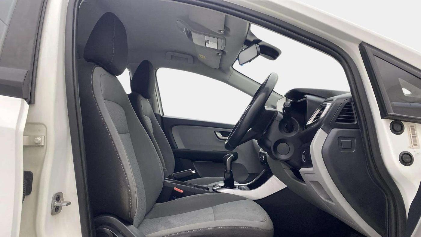 2020 Tata ALTROZ XZ PETROL, Petrol, Manual, 95,893 km, Right Side Front Door Cabin