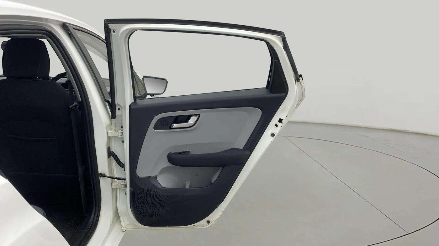 2020 Tata ALTROZ XZ PETROL, Petrol, Manual, 95,893 km, RHS Rear Door