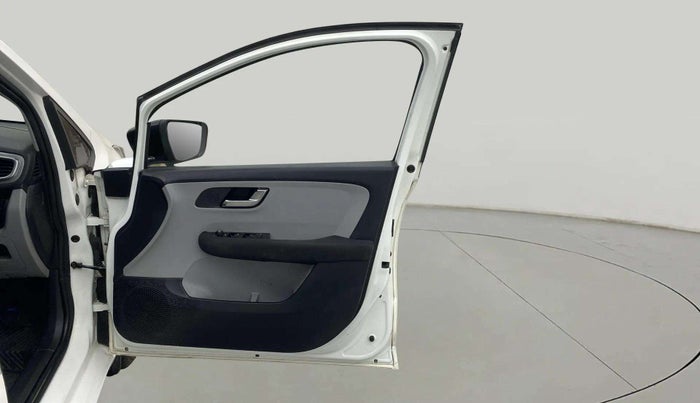 2020 Tata ALTROZ XZ PETROL, Petrol, Manual, 95,893 km, RHS Front Door