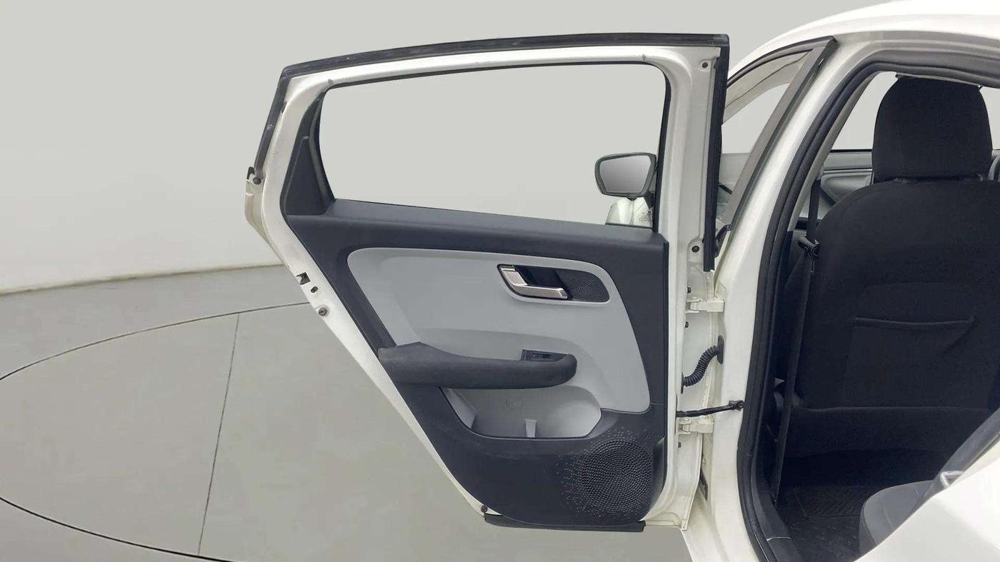 2020 Tata ALTROZ XZ PETROL, Petrol, Manual, 95,893 km, LHS Rear Door