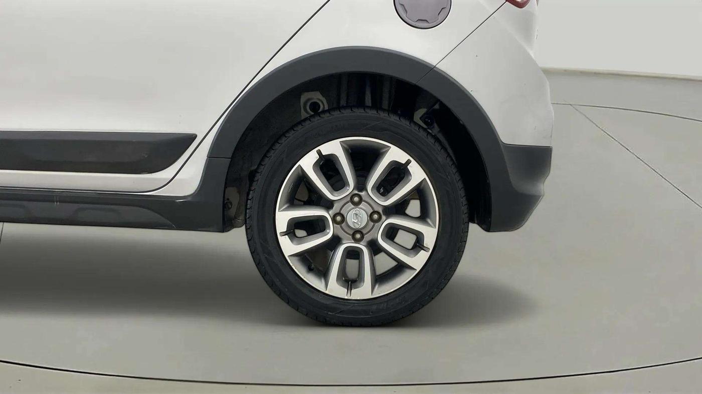 2017 Hyundai i20 Active 1.2 S, CNG, Manual, 88,611 km, Left Rear Wheel