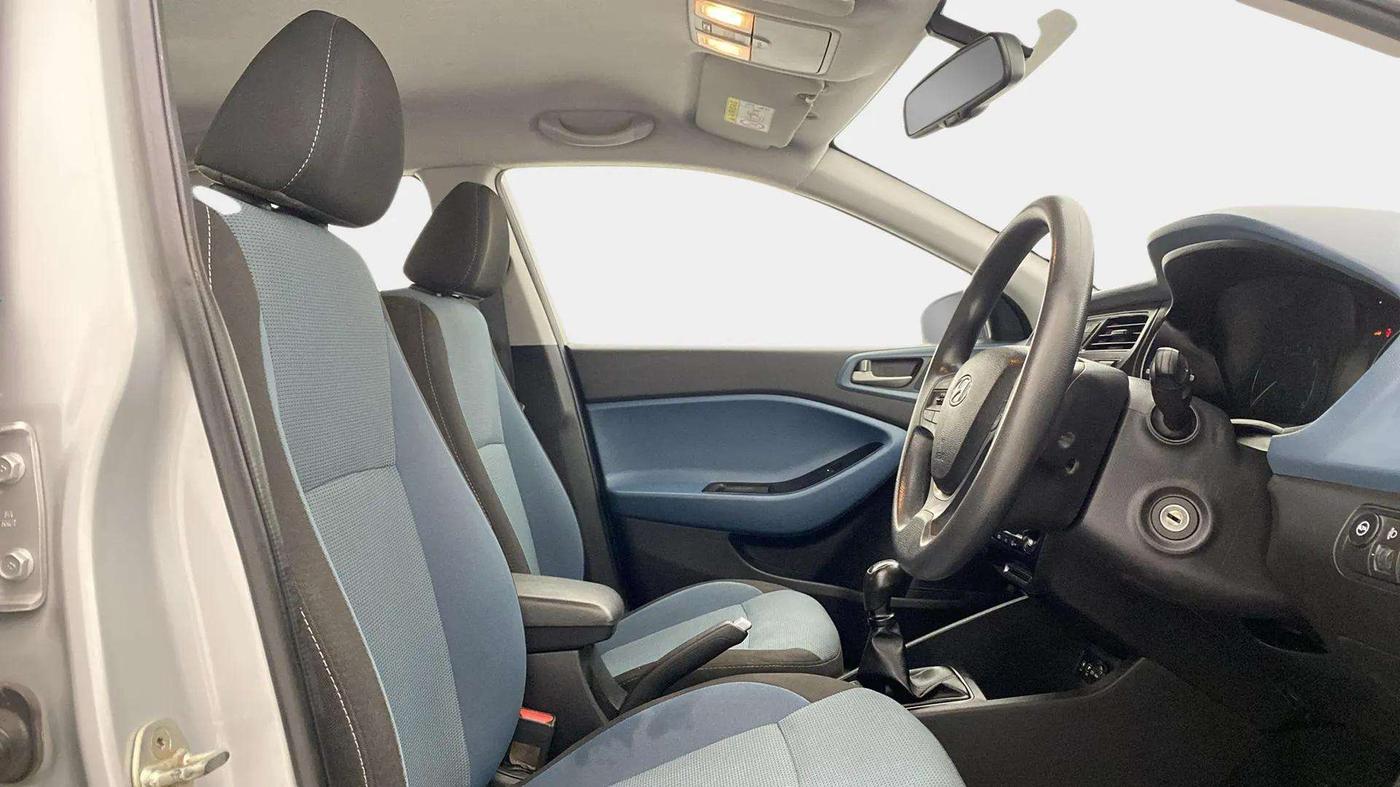 2017 Hyundai i20 Active 1.2 S, CNG, Manual, 88,611 km, Right Side Front Door Cabin