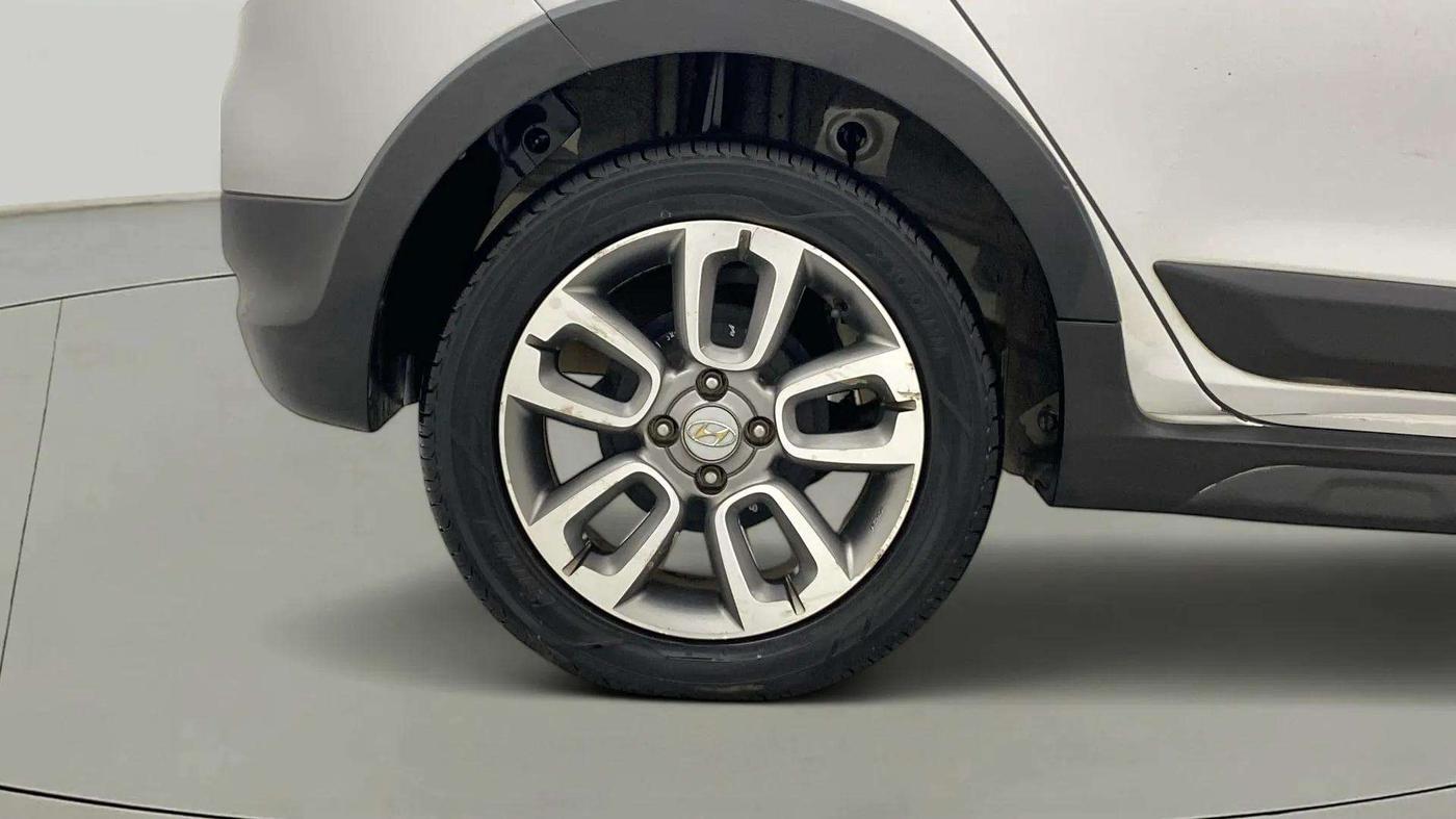 2017 Hyundai i20 Active 1.2 S, CNG, Manual, 88,611 km, Right Rear Wheel