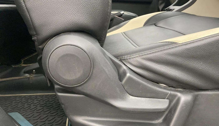 2019 Maruti New Wagon-R VXI (O) 1.2, Petrol, Manual, 56,253 km, Driver Side Adjustment Panel