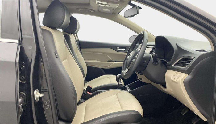 2018 Hyundai Verna 1.6 VTVT SX O, Petrol, Manual, 24,694 km, Right Side Front Door Cabin