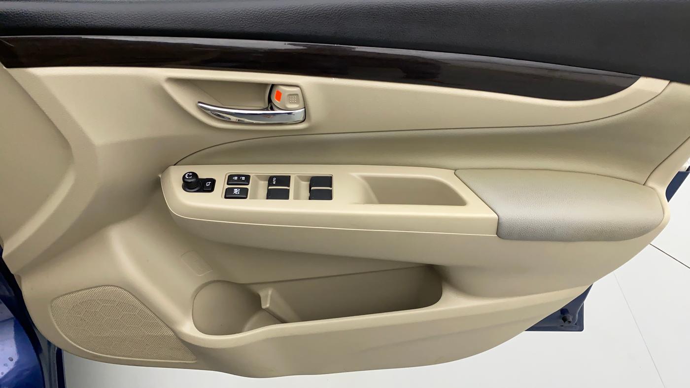 2018 Maruti Ciaz ALPHA 1.4 VVT AMT, Petrol, Automatic, 20,315 km, Driver Side Door Panels Control