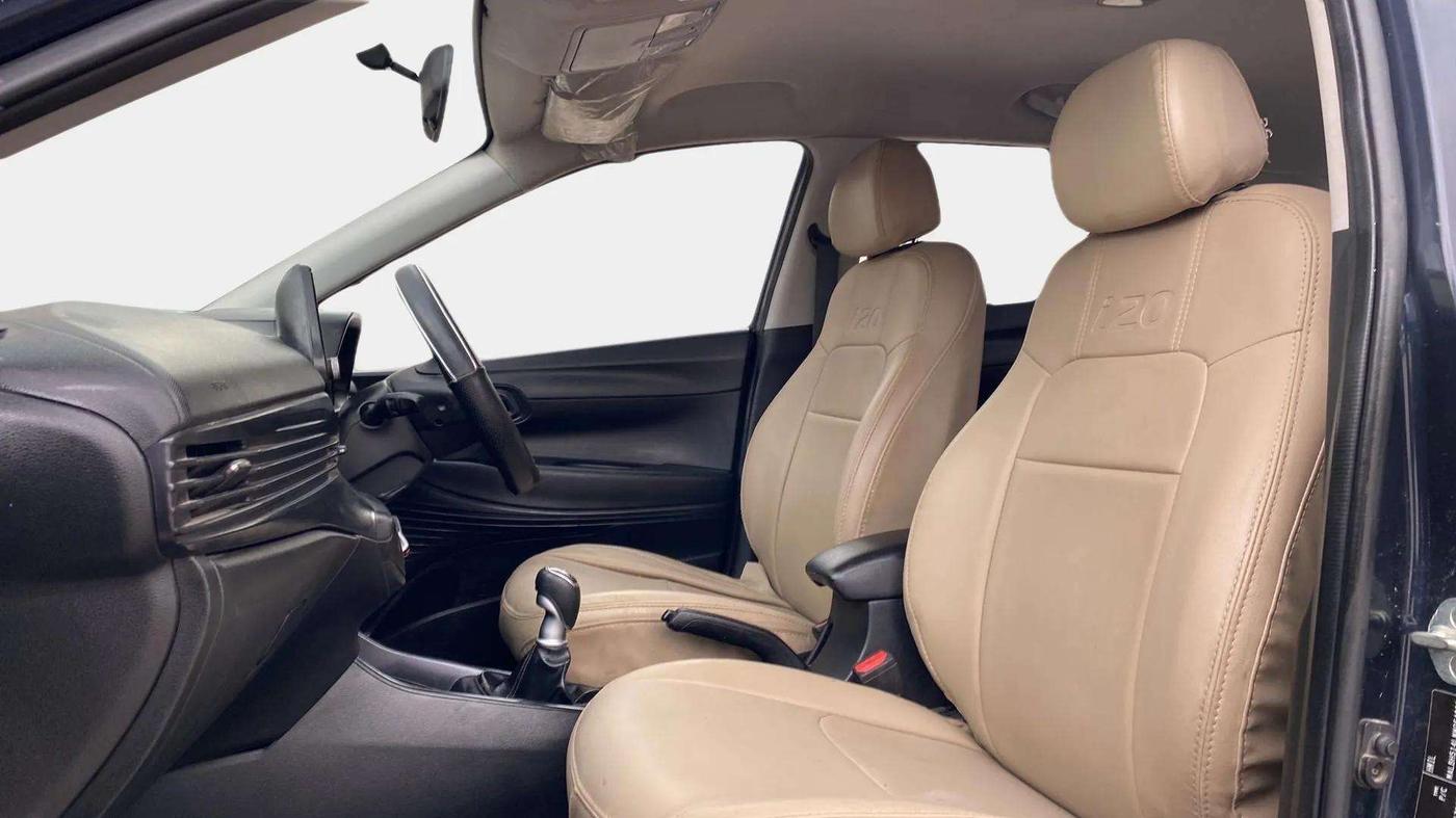 2021 Hyundai NEW I20 SPORTZ 1.5 MT, Diesel, Manual, 41,268 km, Right Side Front Door Cabin
