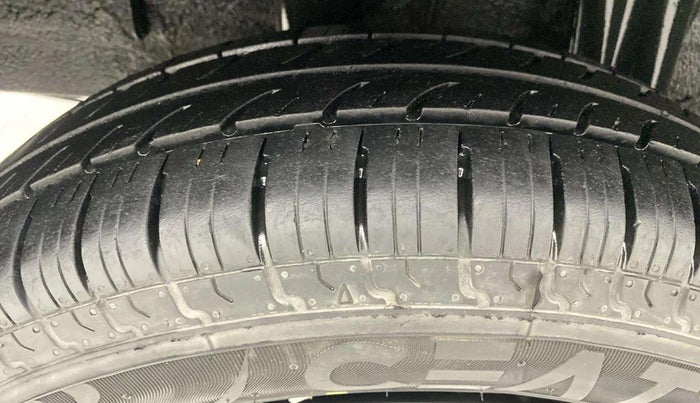 2019 Renault TRIBER RXZ, Petrol, Manual, 86,532 km, Right Rear Tyre Tread