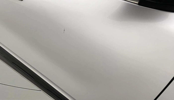 2019 Renault TRIBER RXZ, Petrol, Manual, 86,532 km, Driver-side door - Minor scratches