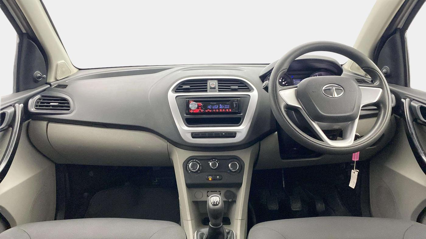 2017 Tata Tiago XM PETROL, Petrol, Manual, 46,900 km, Dashboard