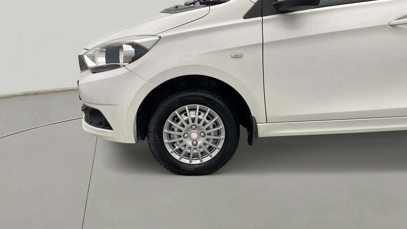 2017 Tata Tiago XM PETROL, Petrol, Manual, 46,900 km, Left Front Wheel