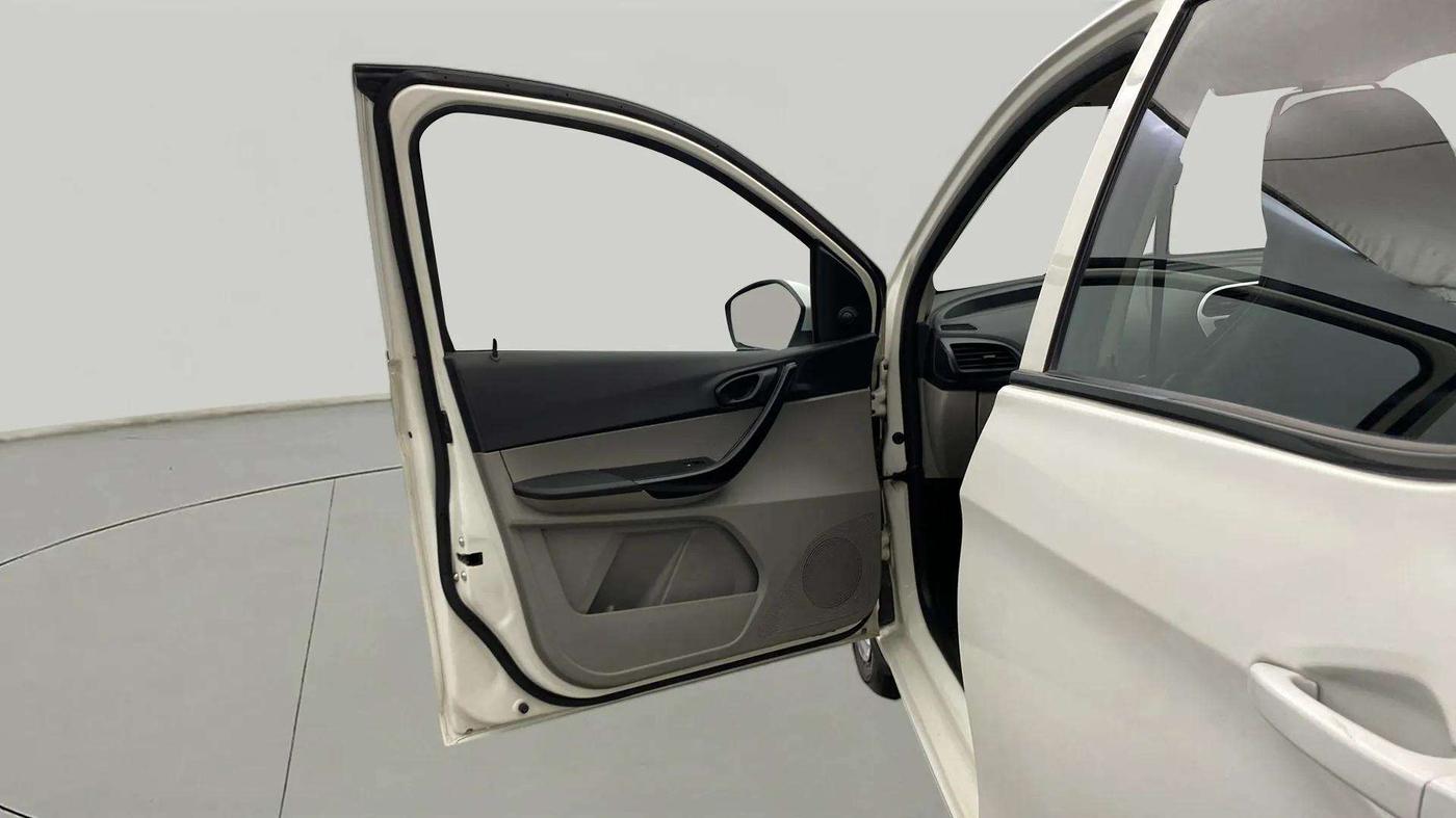 2017 Tata Tiago XM PETROL, Petrol, Manual, 46,900 km, LHS Front Door