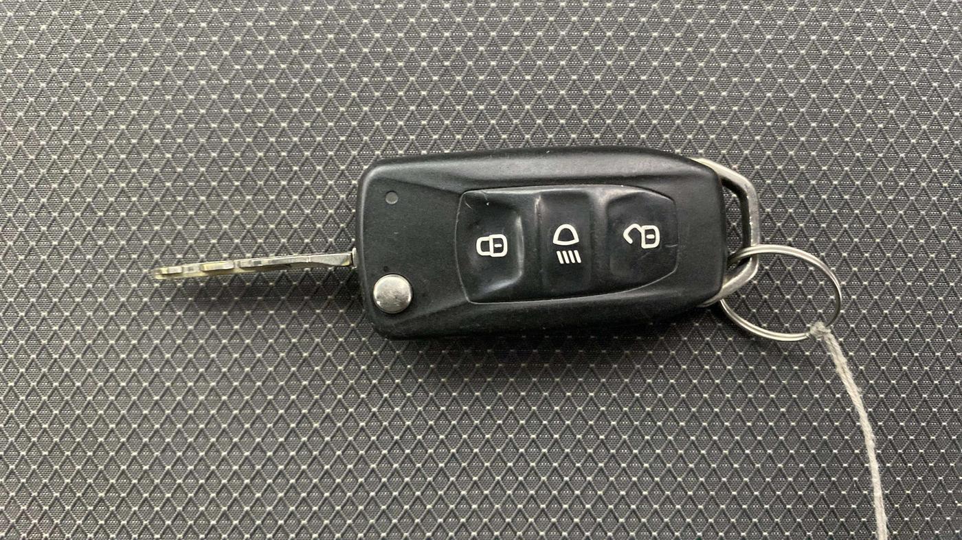 2017 Tata Tiago XM PETROL, Petrol, Manual, 46,900 km, Key Close Up