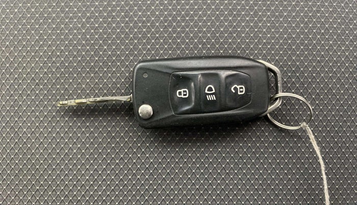 2017 Tata Tiago XM PETROL, Petrol, Manual, 46,900 km, Key Close Up