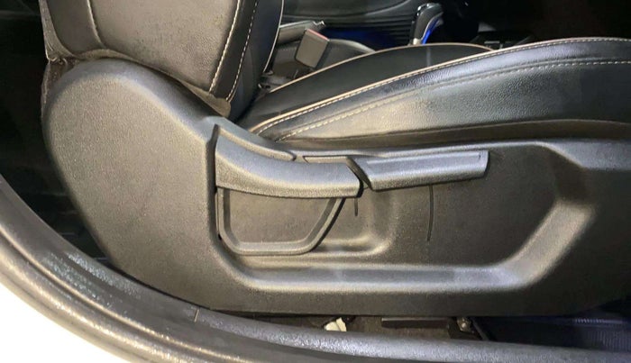 2021 Hyundai NEW I20 ASTA (O) 1.0 TURBO GDI DCT, Petrol, Automatic, 4,118 km, Driver Side Adjustment Panel