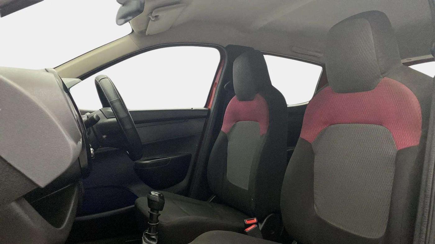 2018 Renault Kwid RXT 1.0 (O), Petrol, Manual, 38,375 km, Right Side Front Door Cabin