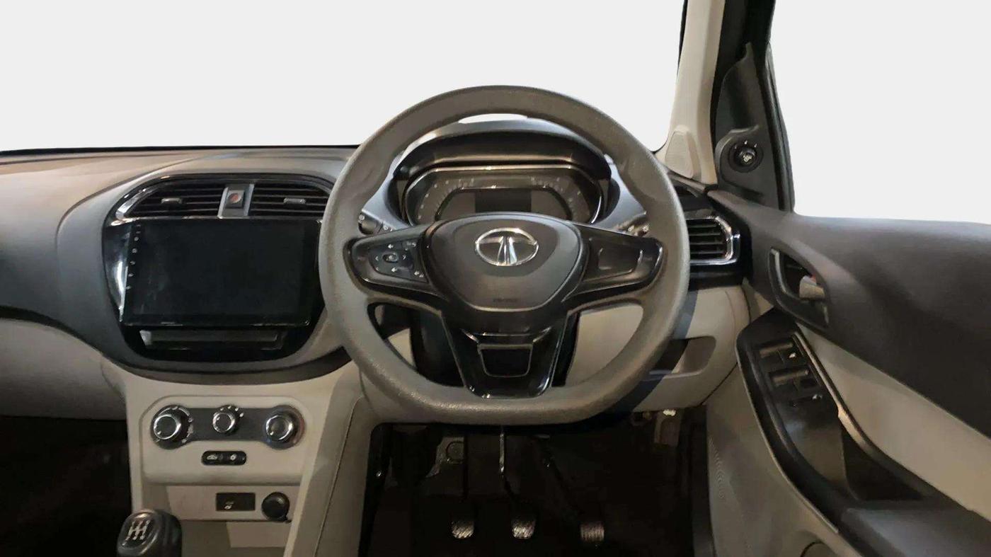 2022 Tata Tiago XT (O) PETROL, Petrol, Manual, 15,229 km, Steering Wheel Close Up
