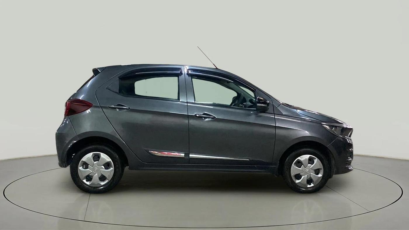 2022 Tata Tiago XT (O) PETROL, Petrol, Manual, 15,229 km, Right Side View