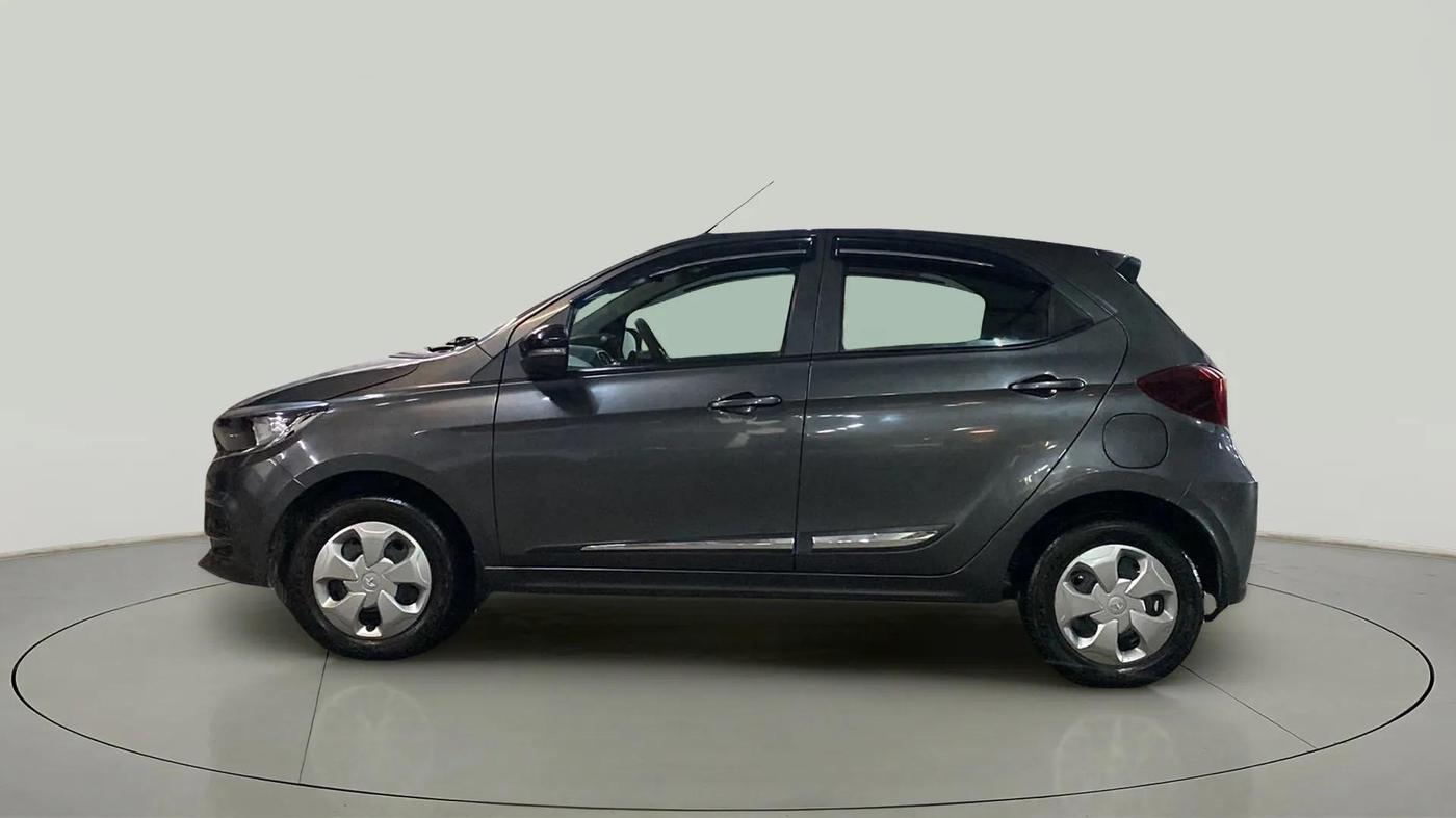 2022 Tata Tiago XT (O) PETROL, Petrol, Manual, 15,229 km, Left Side