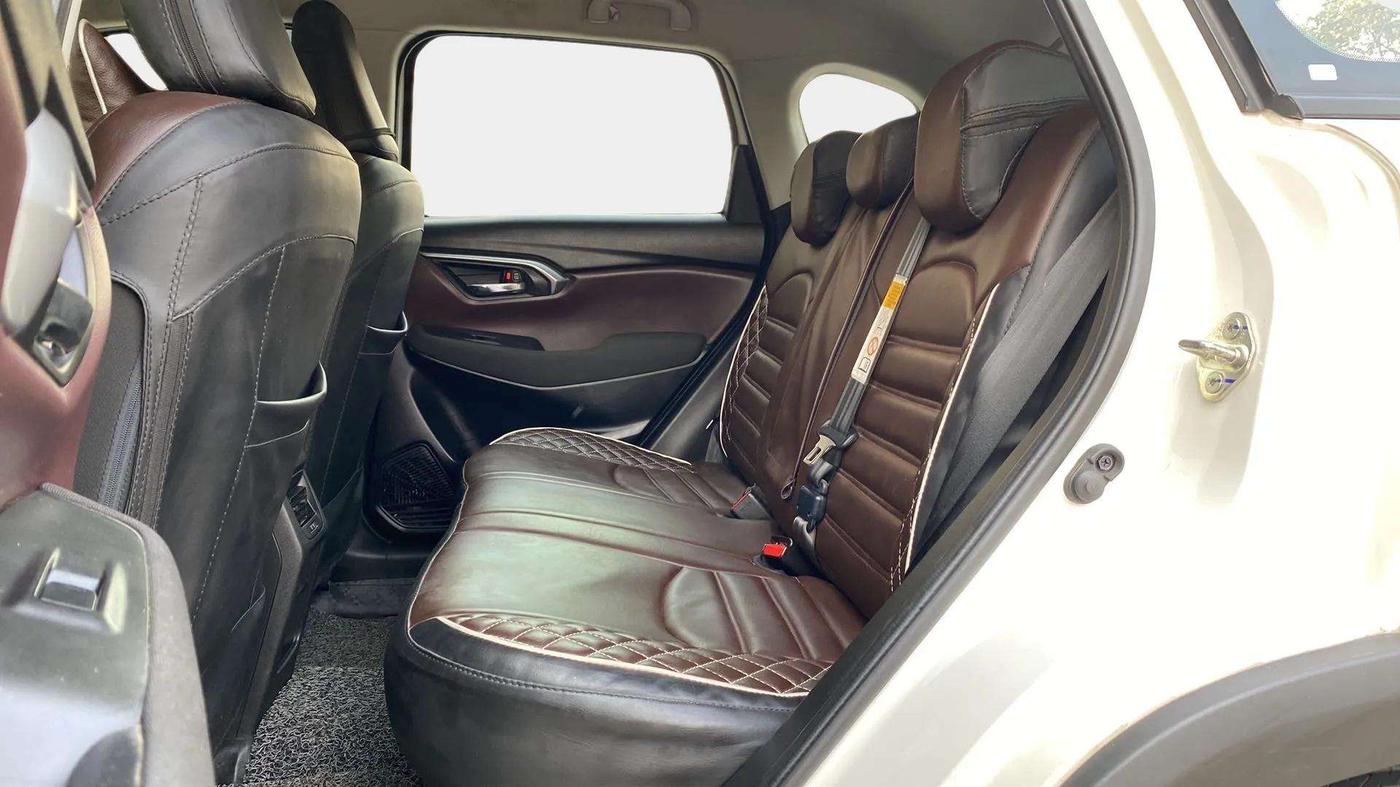 2023 Maruti Grand Vitara SIGMA SMART HYBRID, Petrol, Manual, 10,618 km, Right Side Rear Door Cabin