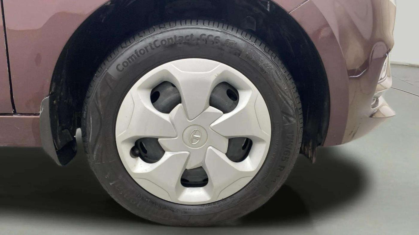 2022 Tata TIGOR XZ CNG, CNG, Manual, 82,289 km, Right Front Wheel