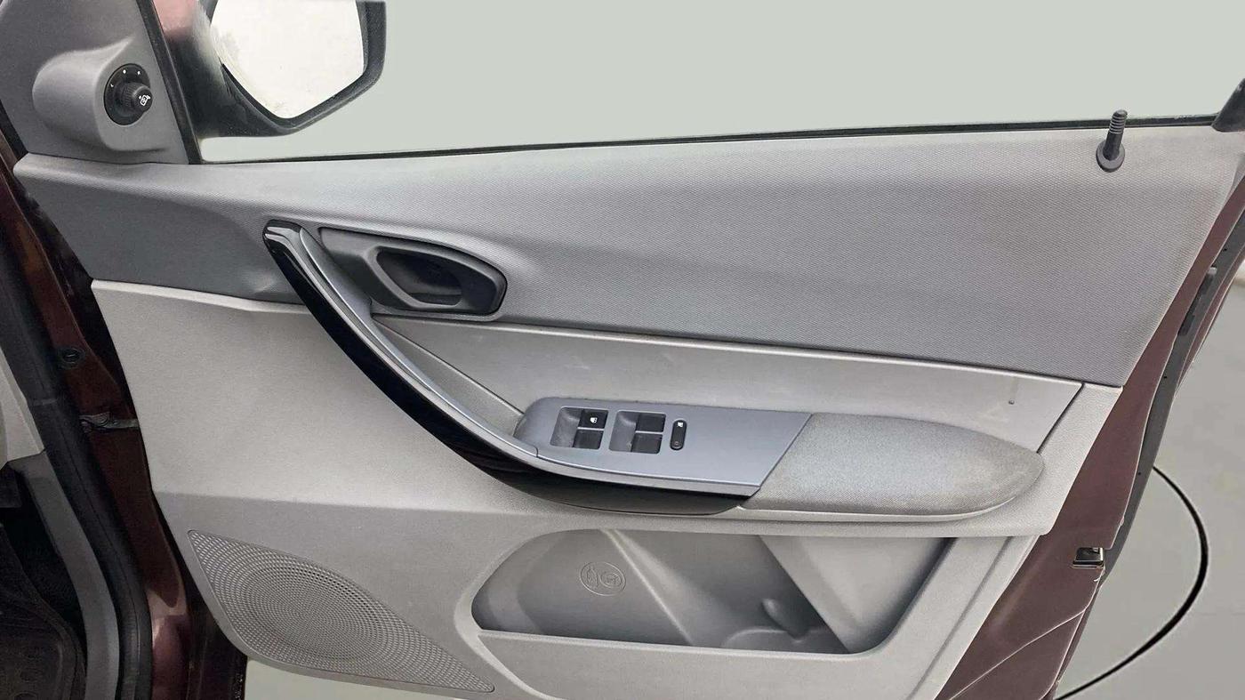 2022 Tata TIGOR XZ CNG, CNG, Manual, 82,289 km, Driver Side Door Panels Control