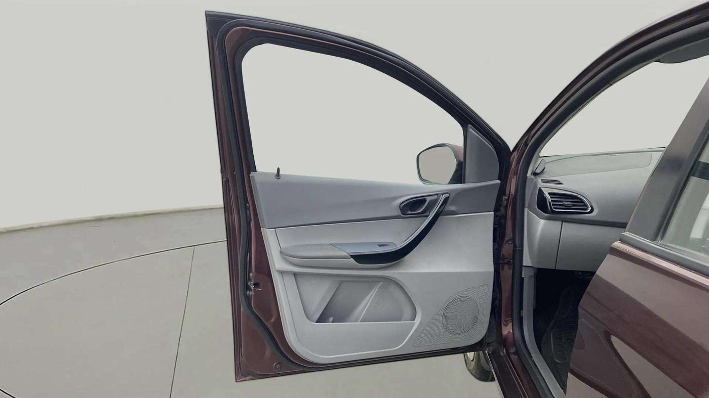 2022 Tata TIGOR XZ CNG, CNG, Manual, 82,289 km, LHS Front Door