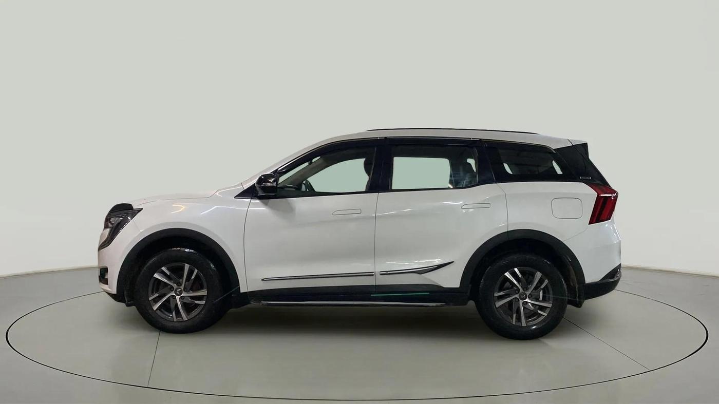 2021 Mahindra XUV700 AX 5 P MT 7 STR, Petrol, Manual, 43,182 km, Left Side