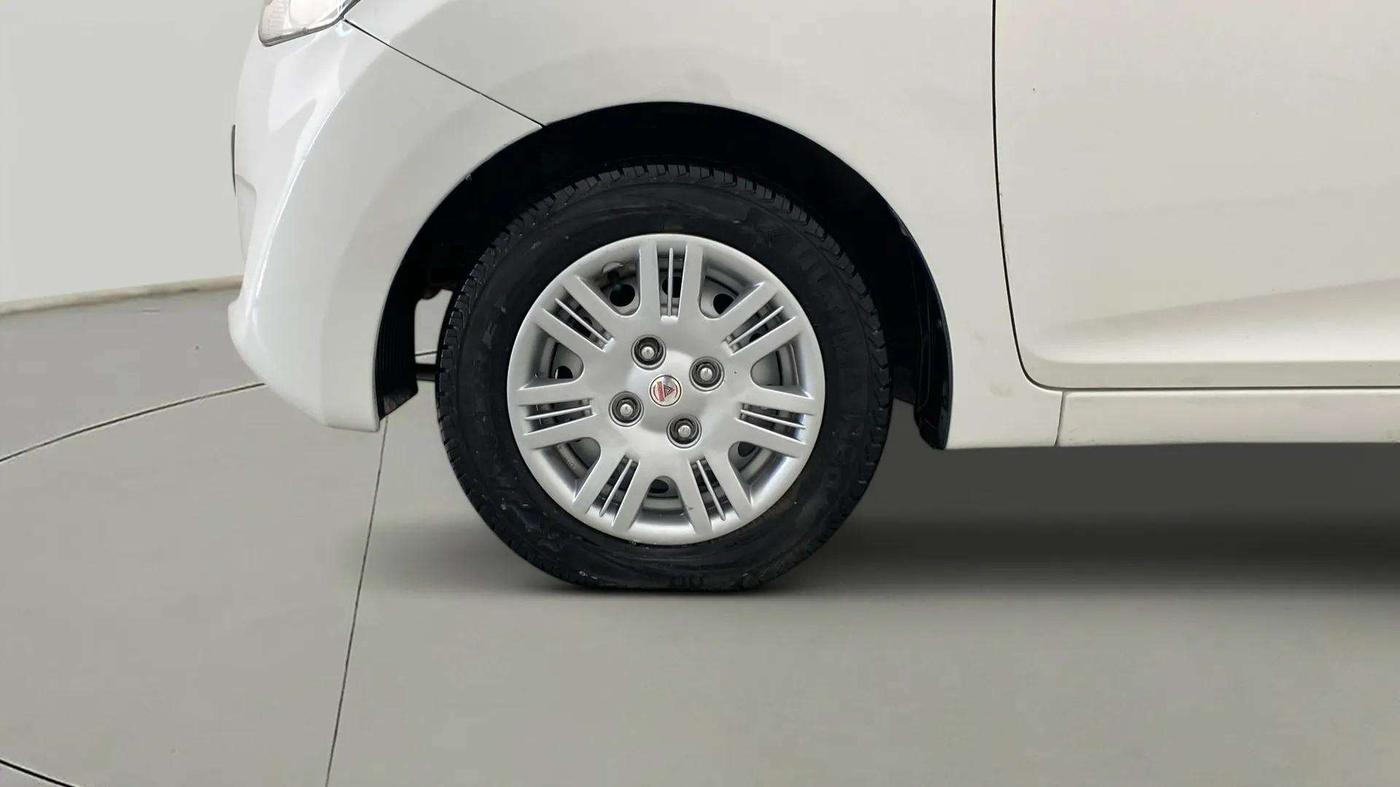 2015 Hyundai Eon ERA +, Petrol, Manual, 95,466 km, Left Front Wheel