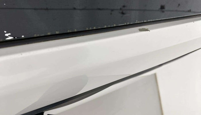 2015 Hyundai Eon ERA +, Petrol, Manual, 95,466 km, Left A pillar - Paint is slightly faded