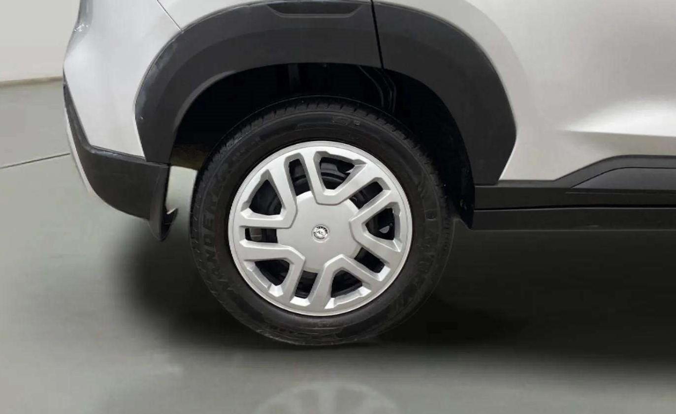 2023 Nissan MAGNITE XL, Petrol, Manual, 18,606 km, Right Rear Wheel