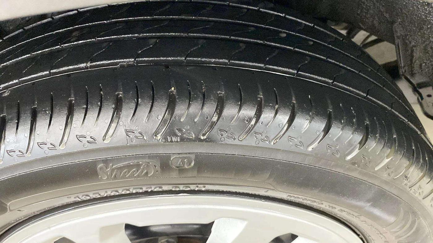 2023 Nissan MAGNITE XL, Petrol, Manual, 18,606 km, Left Front Tyre Tread