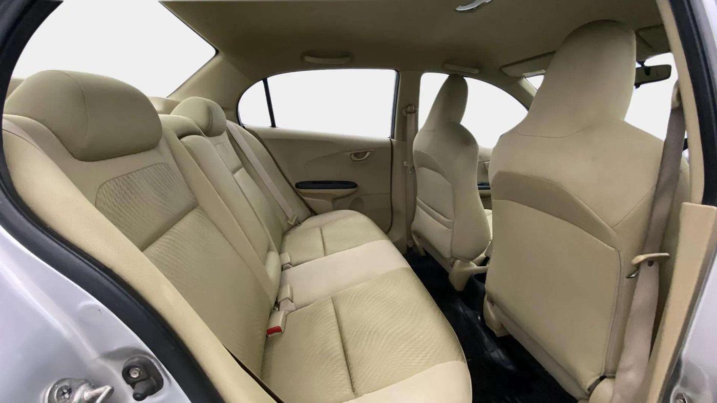 2015 Honda Amaze 1.2L I-VTEC SX, Petrol, Manual, 50,679 km, Right Side Rear Door Cabin