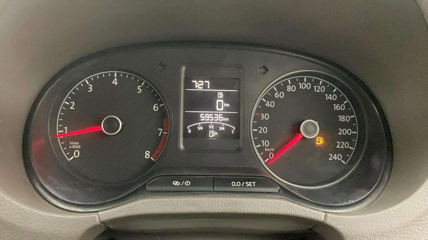 2016 Volkswagen Vento HIGHLINE 1.6 MPI, Petrol, Manual, 59,747 km, Odometer Image