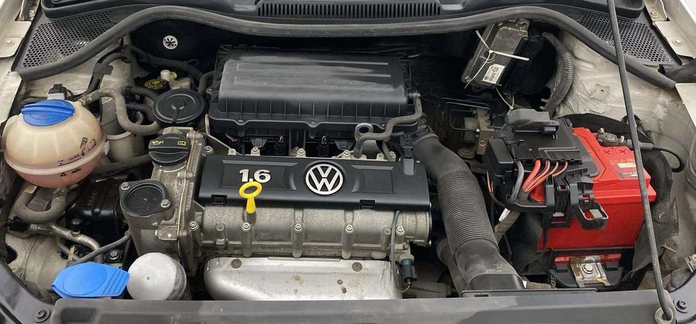 2016 Volkswagen Vento HIGHLINE 1.6 MPI, Petrol, Manual, 59,747 km, Engine View