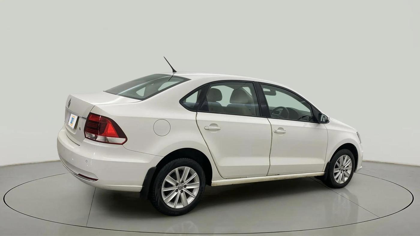 2016 Volkswagen Vento HIGHLINE 1.6 MPI, Petrol, Manual, 59,747 km, Right Back Diagonal